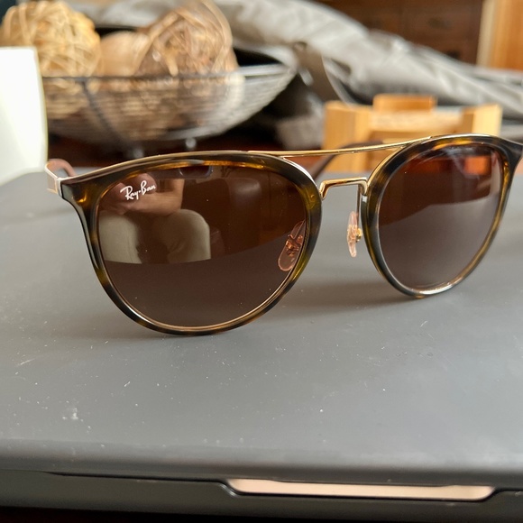 Rayban like NEW. tortoise/brown